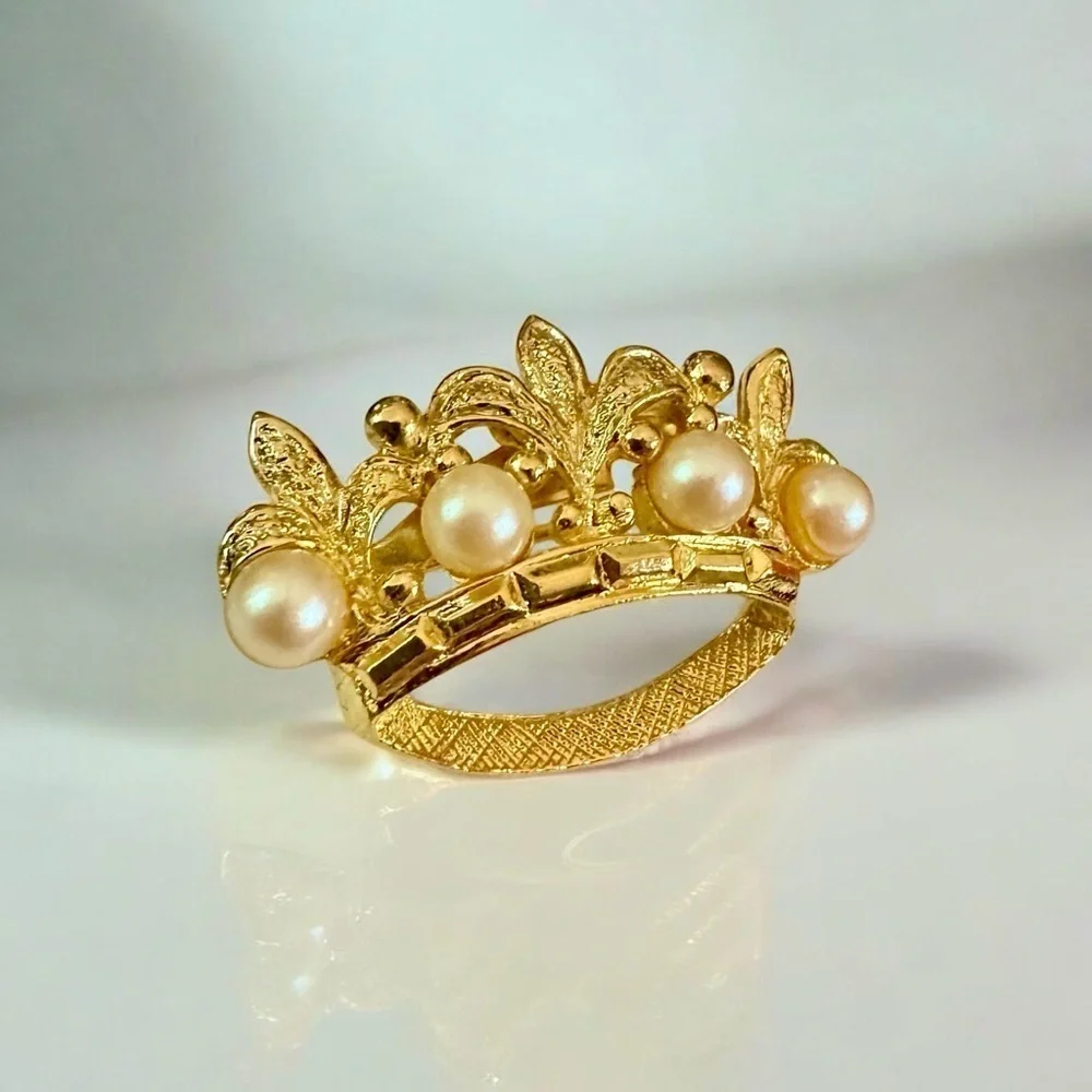 Vintage Unsigned Gold Tone Faux Pearl Crown Brooch Pin